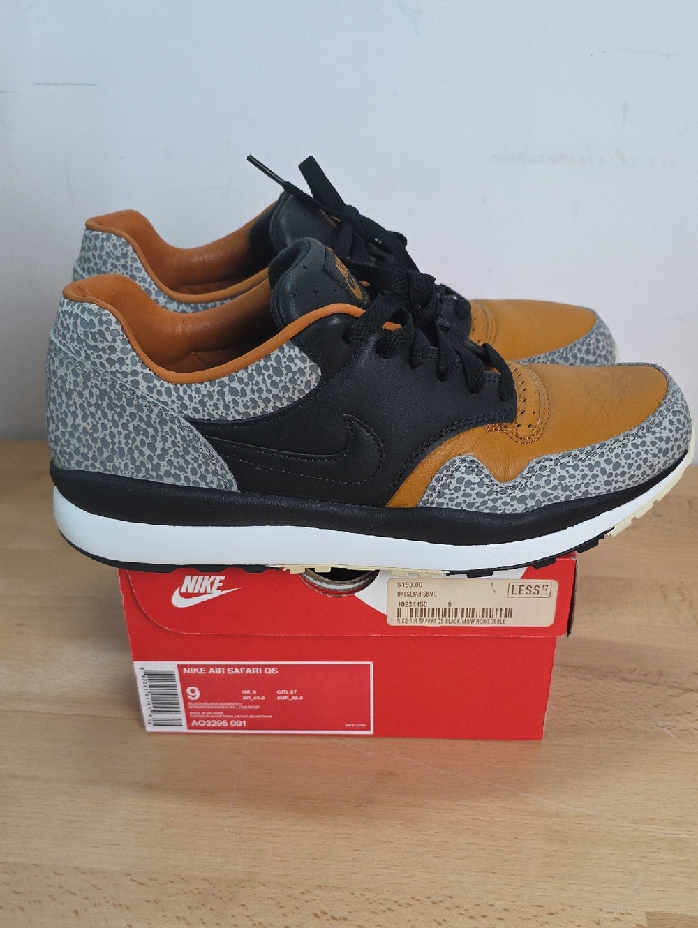 Nike Men's Black & Tan Safari Pattern Low-Top Sneakers 9 US